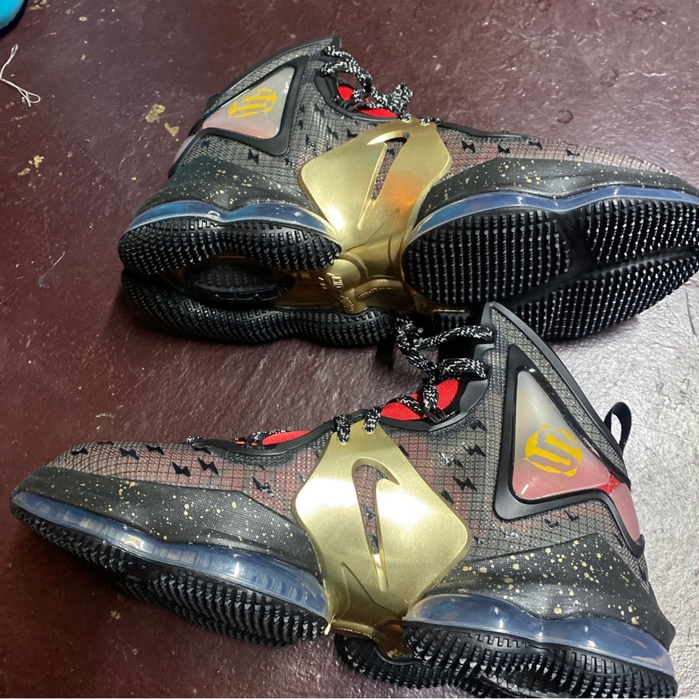 Lebron 19 Doernbecher